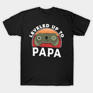 Papa Leveled Up To Pregnancy Announcement Controller T-Shirt